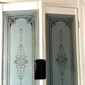 Black Cellphone Crossbody